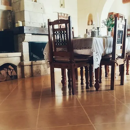 Mandolina Holidays Bed & Breakfast *