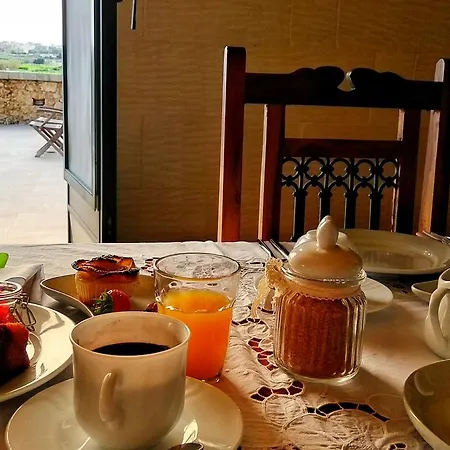 Mandolina Holidays Bed & Breakfast *