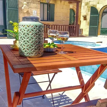 Mandolina Holidays Gharb (Gozo)