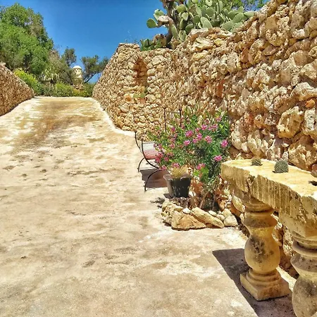 Mandolina Holidays Bed & Breakfast
